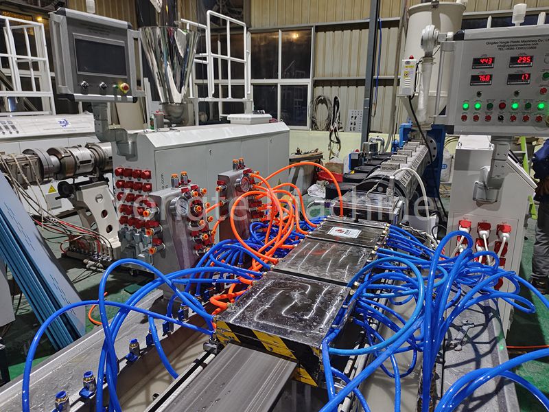 PE/PP Plastic Lumber Extrusion Machine for reusing plastic film wastage