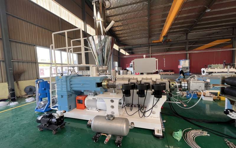 Plastic chair profile machine