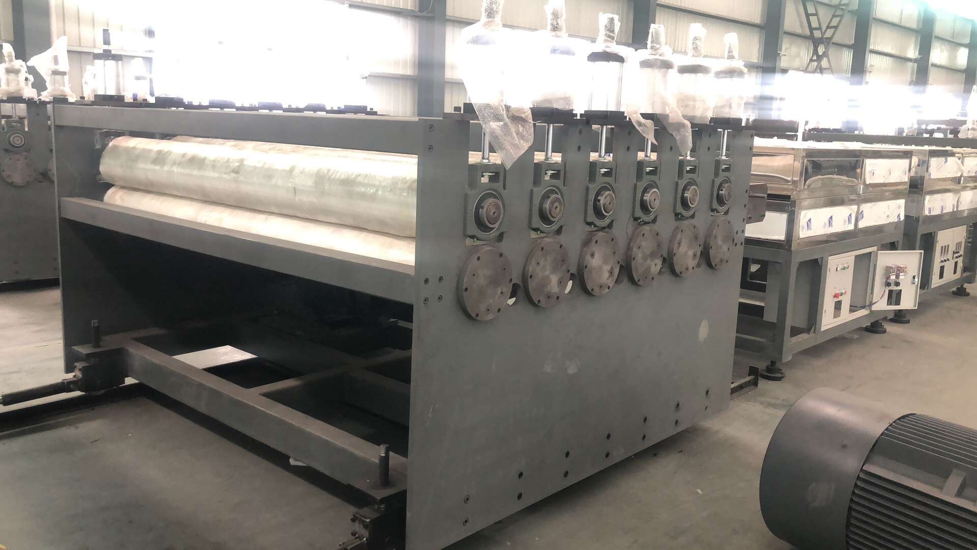 PP plastic hollow plate extrusion equipment