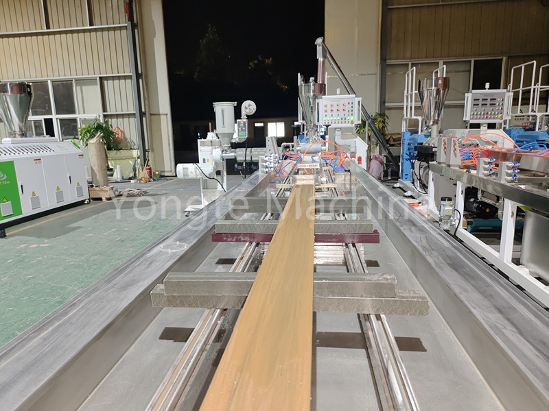 Co-Extrusion WPC Decking Production Machine