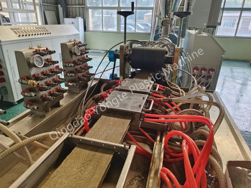 WPC decking online embossing machine