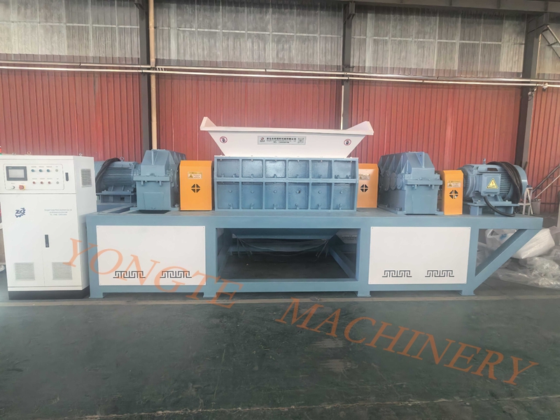5 tons per hour! The life of alloy steel cutters is extended by 3 times. Sure Plastic Machinery's shredder reshapes the production pattern of wood-plastic products.