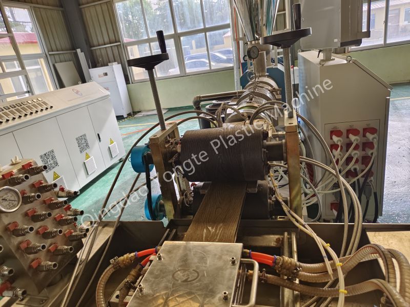 WPC decking online embossing machine