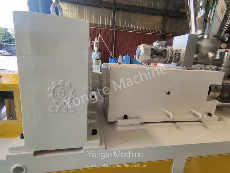Plastic Extrusion Machine
