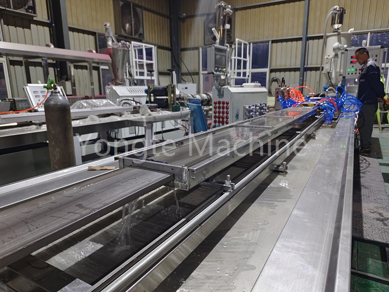 PE/PP Plastic Lumber Extrusion Machine for reusing plastic film wastage