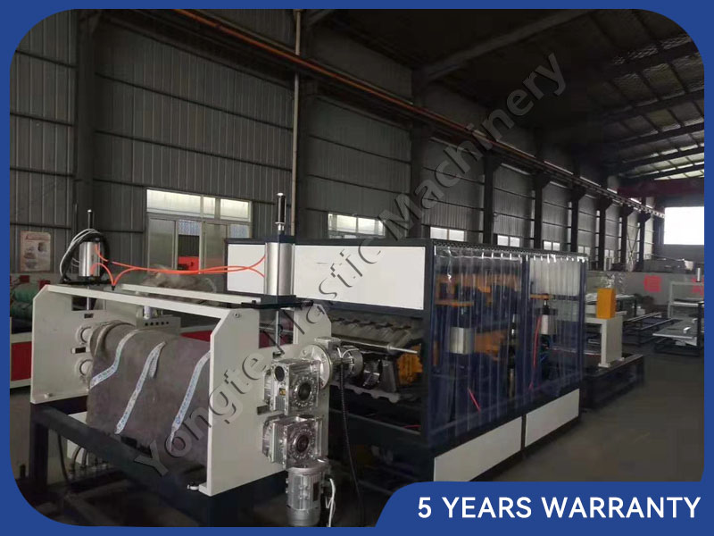 PVC corrugated roof sheet extrusion machine