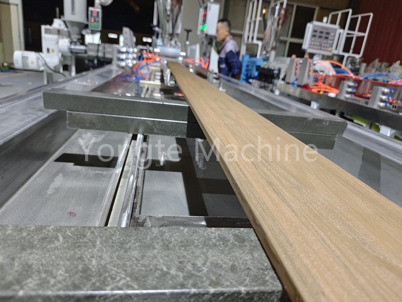Co-Extrusion WPC Decking Production Machine
